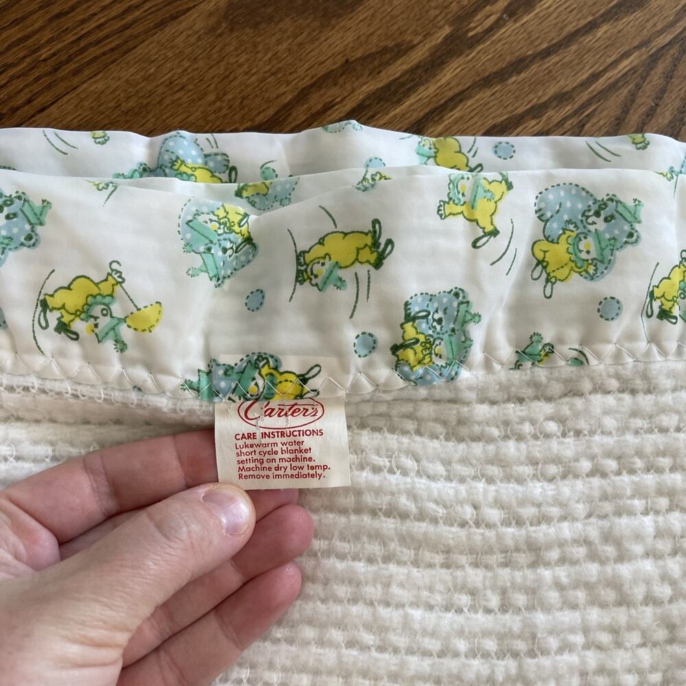 Vintage Carters White Waffle Weave Woven Clowns Bears Satin Trim Baby Blanket